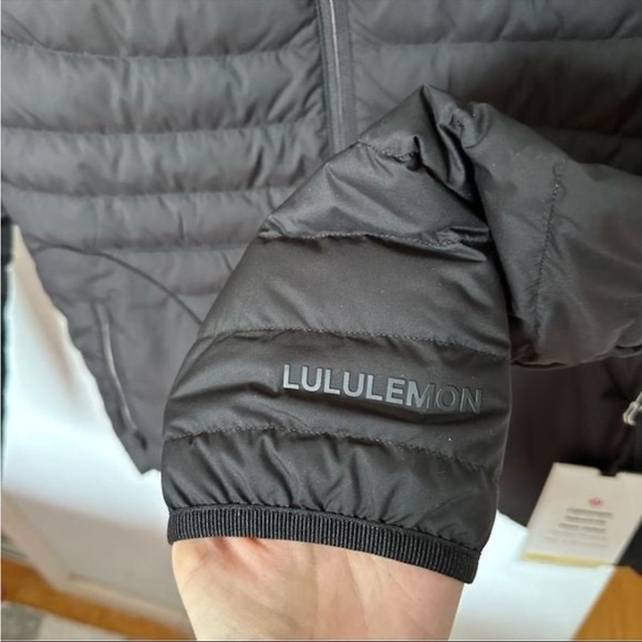 LULULEMON
Lightweight Relaxed Fit Down Puffer - Picture 4 of 4